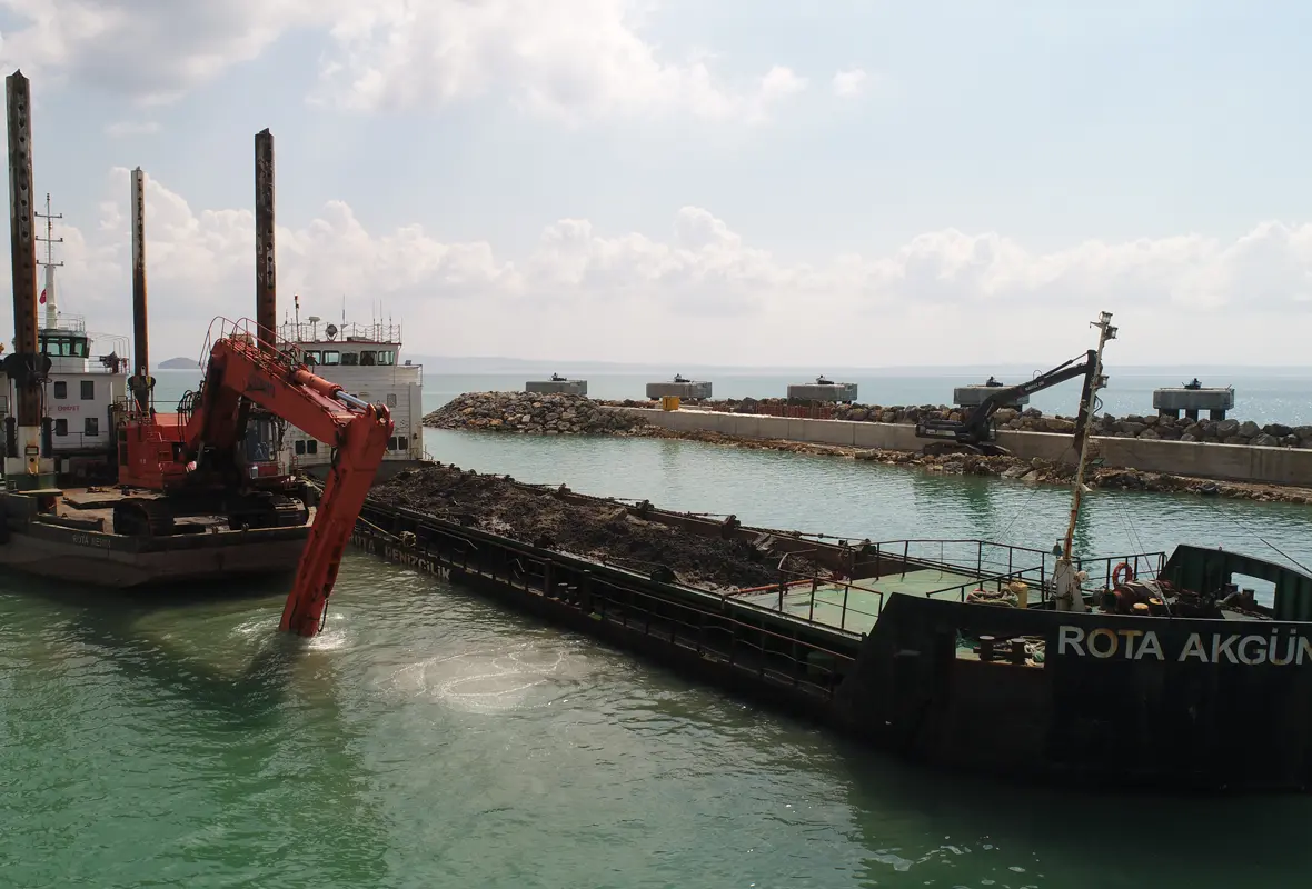 BOTAŞ FSRU TERMİNALİ DENİZ DİBİ TARAMA PROJESİ-4.webp
