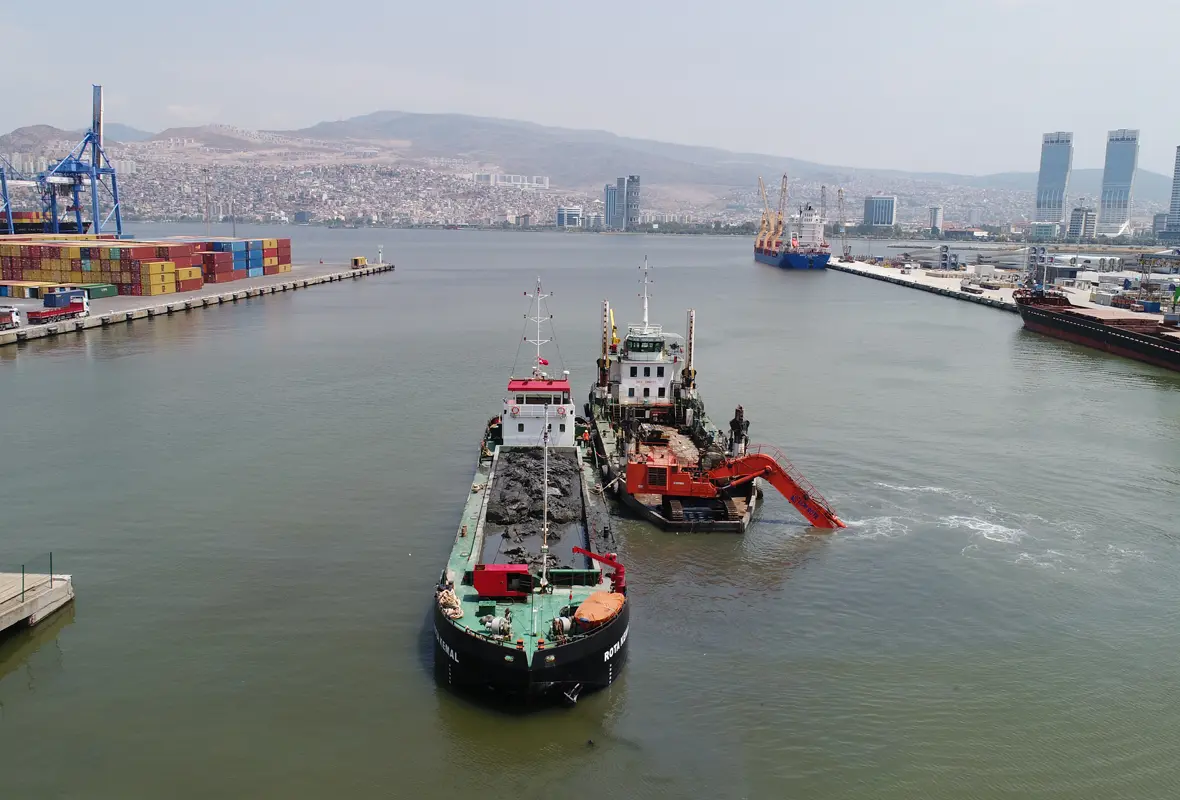 TCDD İZMİR ALSANCAK LİMANI DENİZ DİBİ TARAMA PROJESİ-2.webp